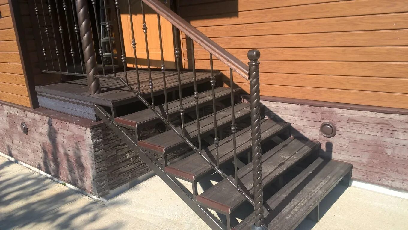 п на крыльце. п на крыльце. п на крыльце. п на крыльце. деревянное крыльцо.