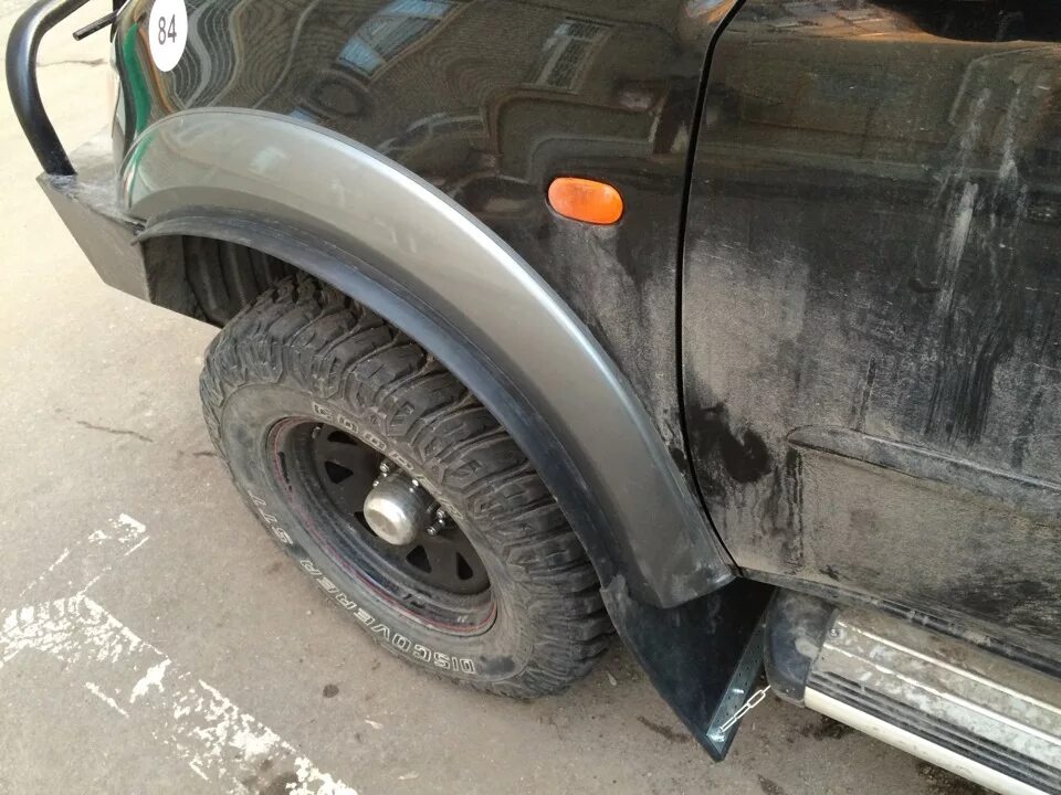 Дефлектор задней арки форд куга 2. Мини брызговики на арки. Локеры (защита арок) toyota rav4 xa50. Rally armor брызговики asx. Брызговик арки.