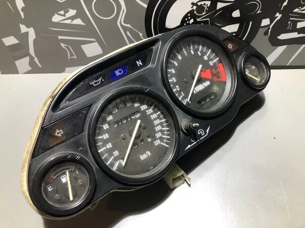 Панель приборов кавасаки zx9r. Приборная панель кавасаки. Приборка кавасаки zzr 400. Kawasaki zzr 600 приборная панель. Приборная панель кавасаки.