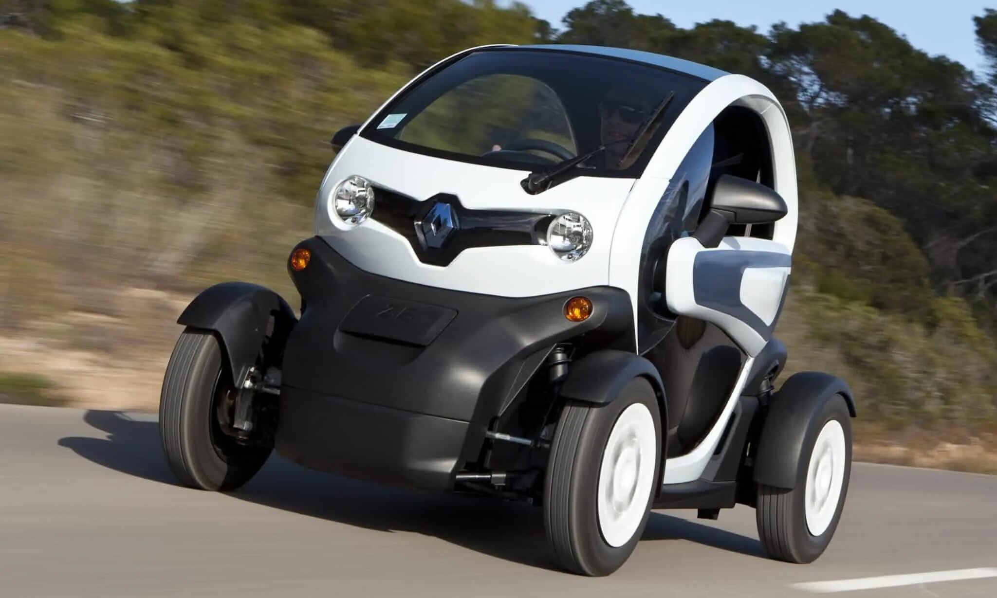 Рено твизи 2012. Smart fortwo 2022. Smart fortwo электромобиль. Электрический автомобиль самому. Электрический автомобиль самому.