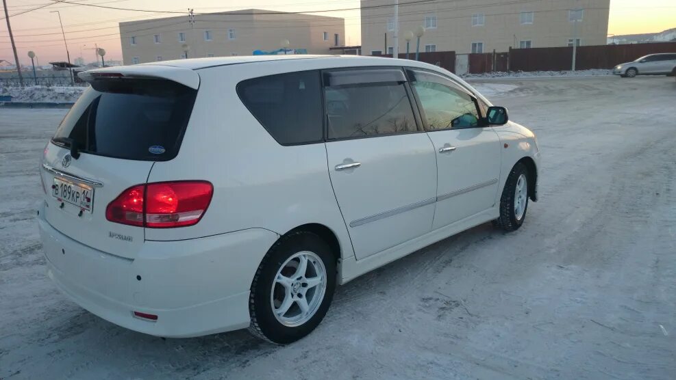 Toyota ipsum 2012. Toyota ipsum 2002 года. Toyota ipsum 2015. Тойота Ипсум 2002 белый.