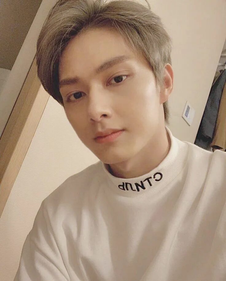 Джун севентин 2020. Джун свт. Джун из seventeen. Вэн джунхуэй seventeen. Джун (вэн цзюньхуэй).