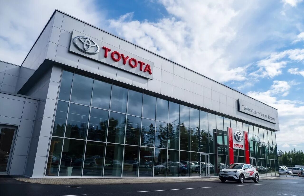 Дилерский центр тойота. Дилерский центр джили в бишкеке. Кунцево автосалон джили. Опель дилер. Бмв в салоне в минске.