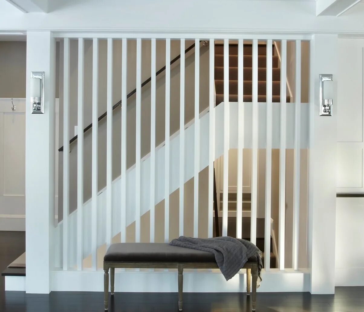реечная перегородка с поворотным механизмом sofia 37. стенка из деревянных реек. реечное ограждение лестницы. ограждения перегородки. лестница с деревянными рейками.