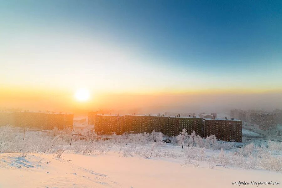 восход в норильске. восход солнца после полярной ночи. гора шмидта норильск. норильск параллель. полярная ночь в норильске.
