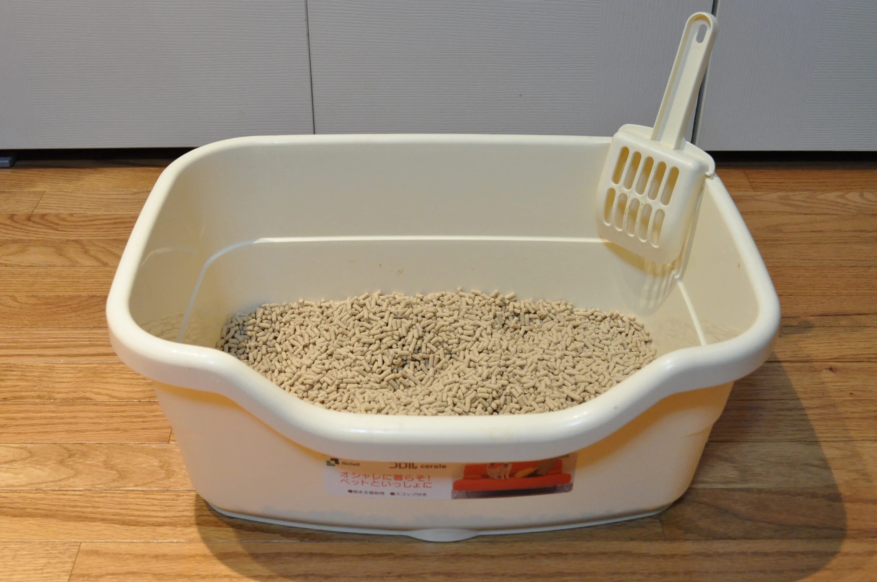 Какое наполнитель для кошки. Наполнитель для кошачьего туалета cat litter. наполнитель для лотка cat litter. кэт литтер наполнитель для кошачьего туалета. лоток с наполнителем для кошки.