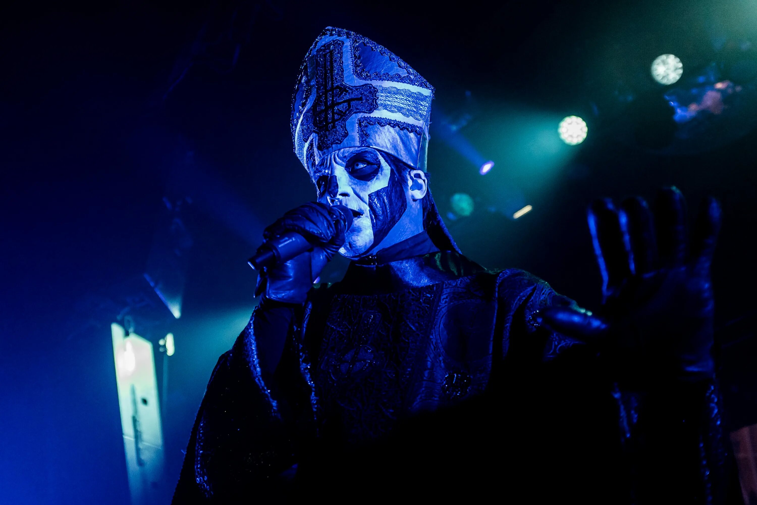 Ghost группа участники. Группа ghost без масок гитарист. Ghost группа участники. Группа привидений. Ghost swedish band.