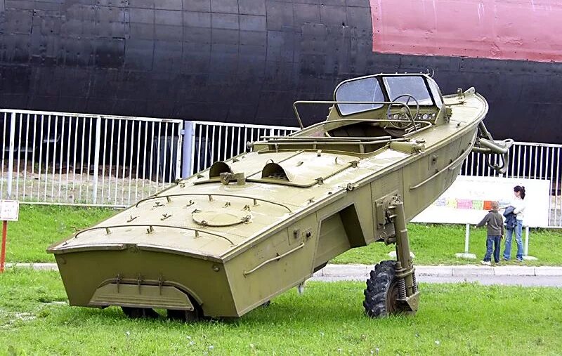 Буксирно-моторный катер бмк-130м. Бмк 150. Катер бмк-130м. Катер бмк -225. Катер бмк-150.