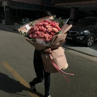 Дарят большие букеты