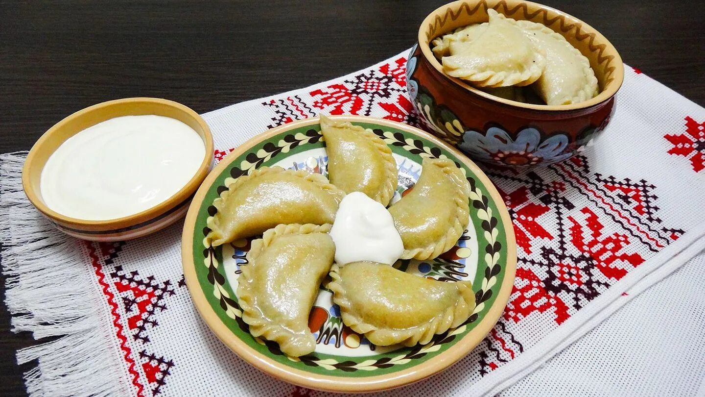 Чувашская кухня национальные блюда Хуран кукли. Вареники украинское блюдо. Кубанские вареники. Украинская кухня вареники. Вареники национальное