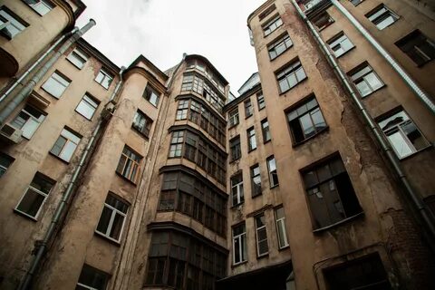 Между дворов
