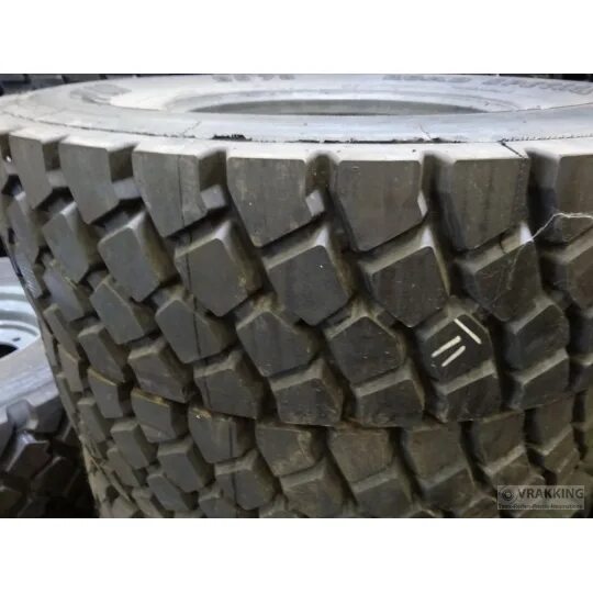 Continental hdc1 325/95 r24. Bridgestone l355 315/80 r22,5 156/150k. Мишлен 13r22. 00r20 adc53 aeolus. 12.