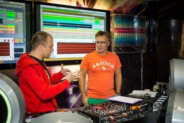 Грува волгоград. Аудиошкола dj грува. Школа диджея грува. Школа диджея грува. Школа аудио dj грува.