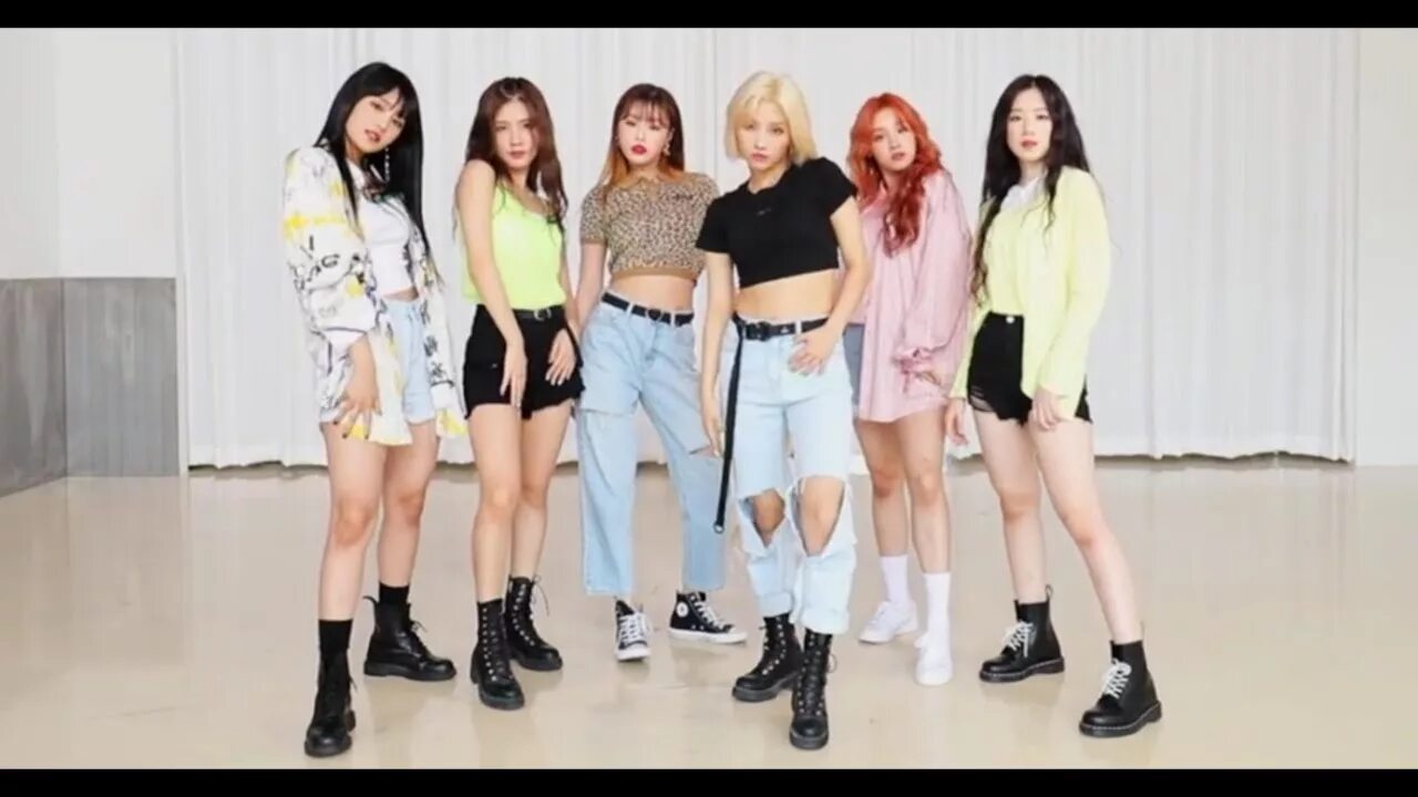 Oh my god (g)i-dle обложка. G i dle dance. G i-dle lion. G-idle танцы. Gidle танец.