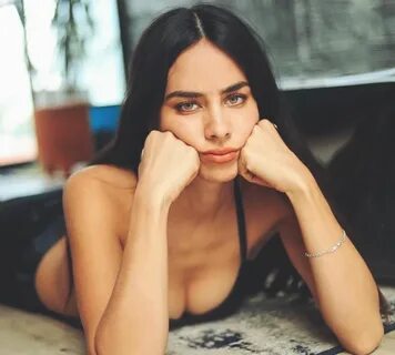 Esmeralda Pimentel Nude Sexy (26 Photos) .