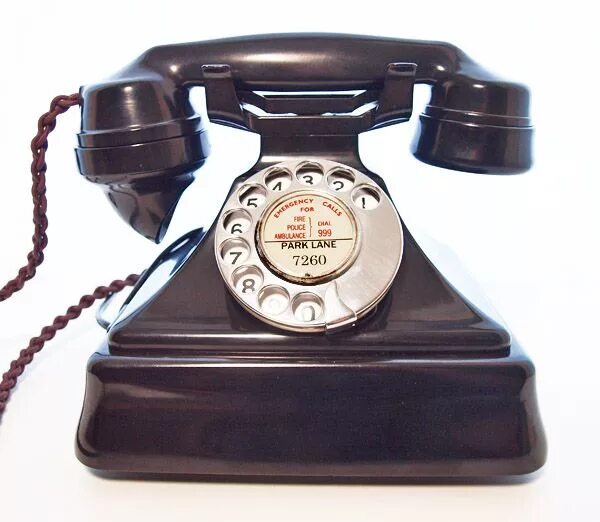 Телефона post. Телефонный аппарат 1930 года. Старинный телефон. Рычажный телефон. Телефонный аппарат из бакелита.