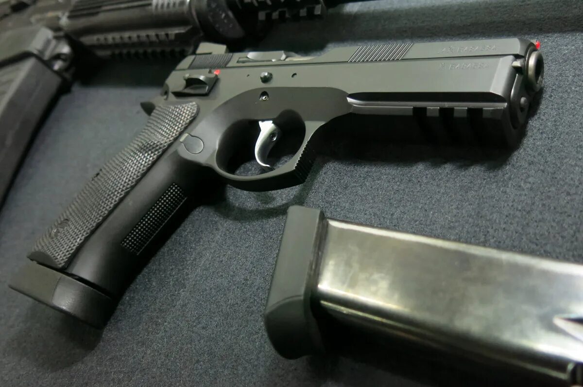 Cz sp 01 shadow. Cz 75 sp-01 shadow. cz 75 sp-01 phantom.