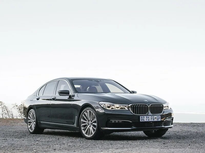 Bmw 740i m. БМВ 740i 2021. БМВ 740i 2016. BMW 740 2016. БМВ 740i новая.