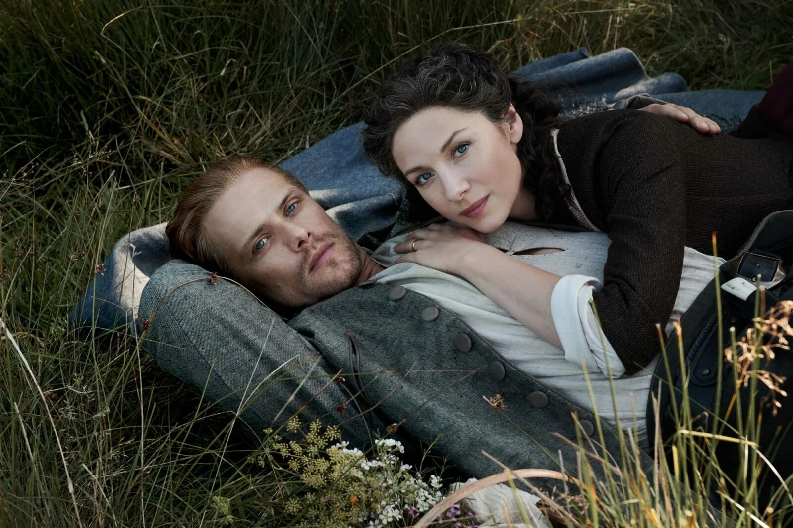 Outlander time travel art. Чужестранка дата выхода серий. Чужестранка сериал 5 сезон. Чужестранка 6 сезон. Чужестранка 4 сезон.