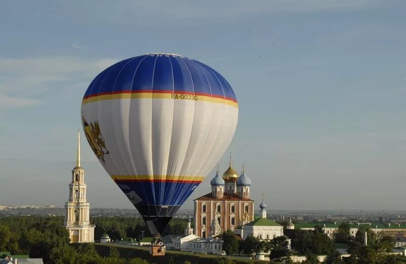 полет на воздушном шаре рязань. воздушный шар рязань. международный фестиваль воздухоплавания "небо россии — 2021". рязань полёты на шарах. полет на воздушном шаре рязань.