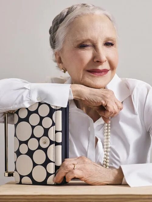 стрижка для пенсионерки. пожилая женщина. красивые женщины за 60 лет. старше 60 лет. Old 60.