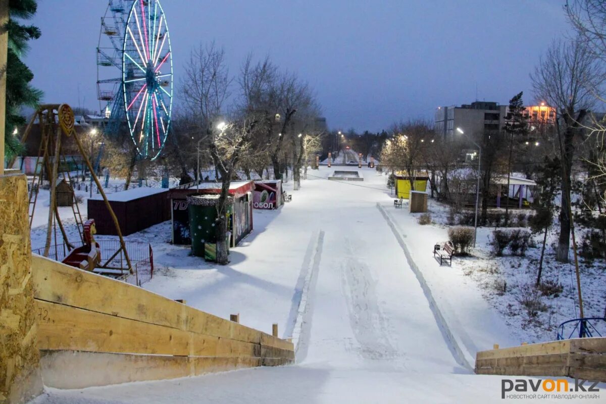 Набережная павлодар зимой 2021. Павлодар набережная иртыша. Город павлодар казахстан. Зимний пейзаж города павлодара. Павлодар зима.