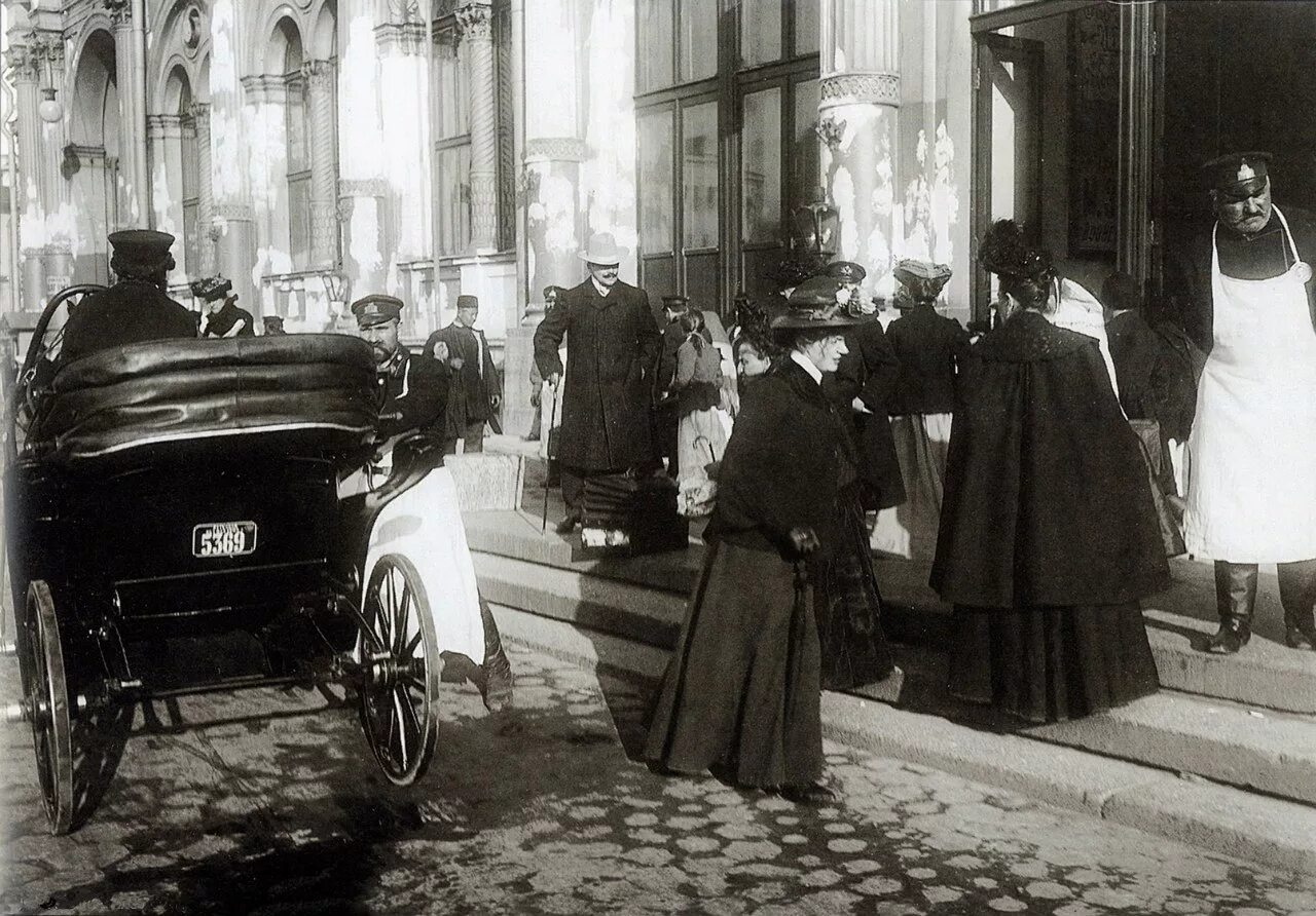 Фото начало 19 века. Санкт-Петербург в начале 20 века. Петербург 1900 год. Петербург люди 1900. Николаевский вокзал в 1900 году.