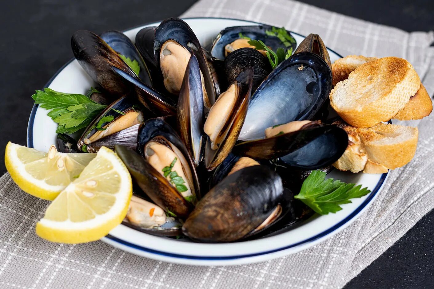 Мидии размеры. Premium Mussels мидии. Мидии маринара. Mejillones. Мидии в Максимилианс.