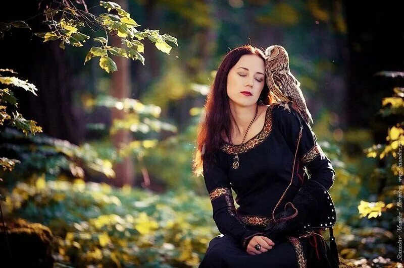 Фото для канала ведуньи. Лучшие ведуньи. Эстер котовская. Ведьма фотосессия. Лучшие ведуньи.