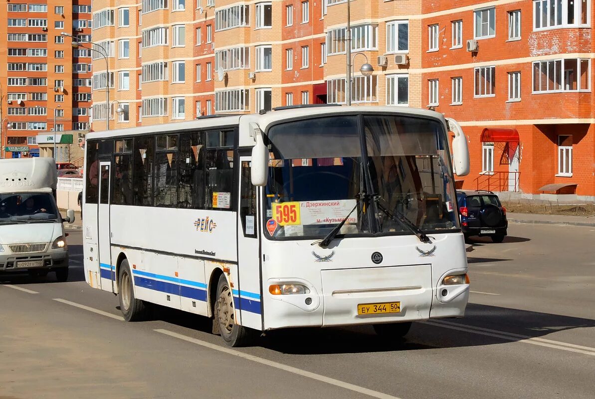 21 автобус дзержинский. 595к Дзержинский. Автобус 595 Дзержинский. Автобус 305 Люблино Дзержинский. 305 Автобус Дзержинский.