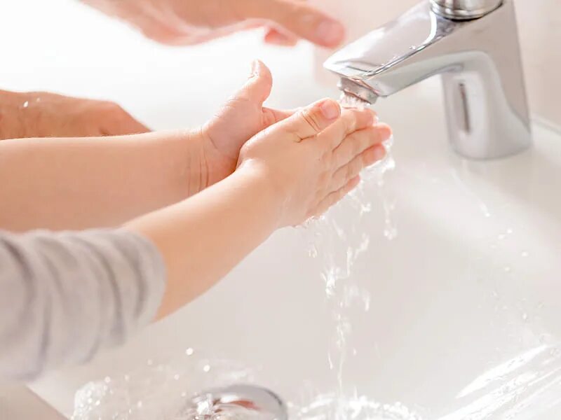 Картинка сестра моет посуду. My sister washes hands. Мыло для рук. My sister washes hands. My sister washes hands.
