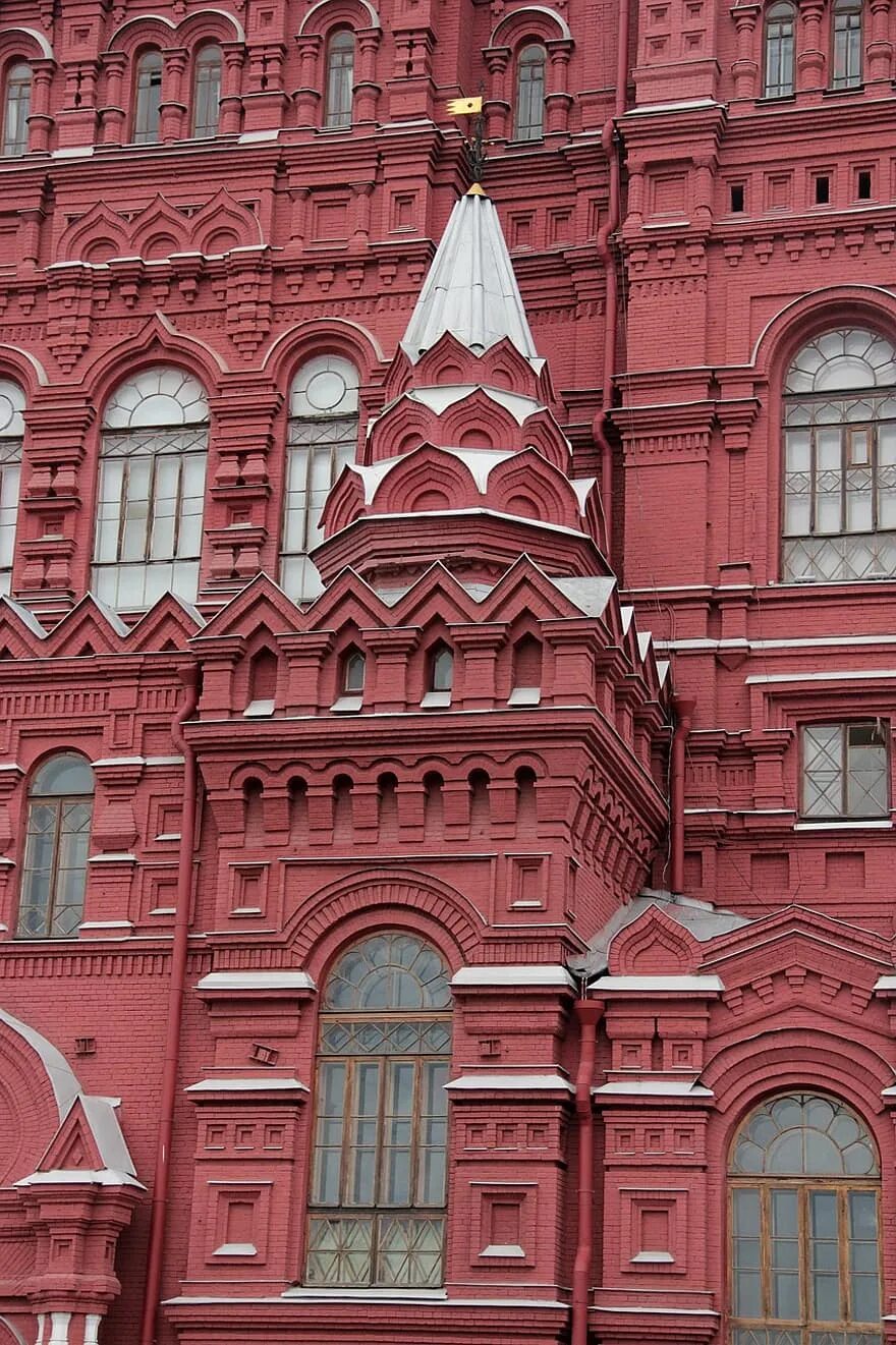 Здания Московского Кремля. Архитектура Кремля в Москве. Красное здание в Москве. Красное здание в Кремле.