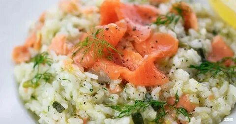 Рис с красной рыбой