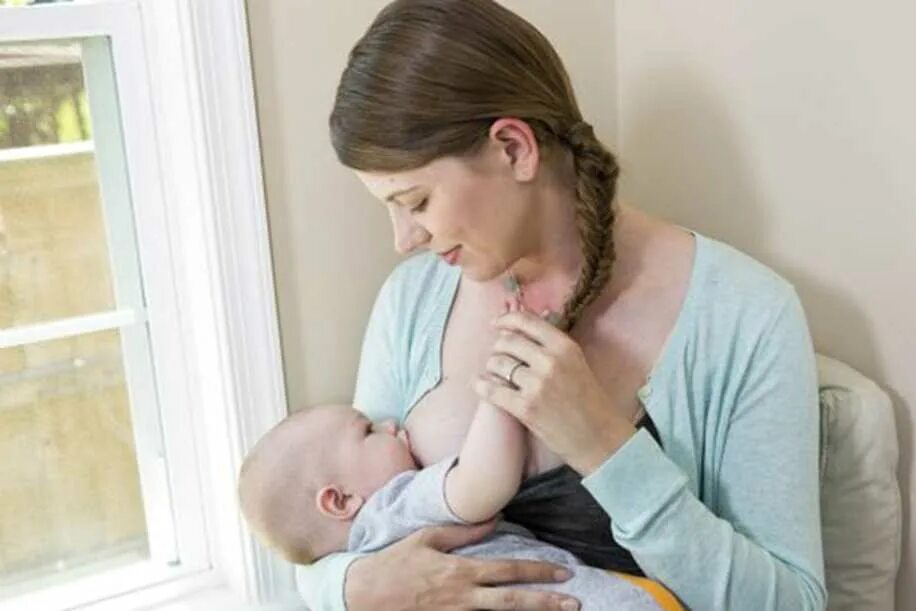 Если кормящая мама заболела. Hand expression Breastfeeding. Breastfeeding hand expression Tutorial. Кукла для консультанта по гв. Яня hand expression Breastfeeding.