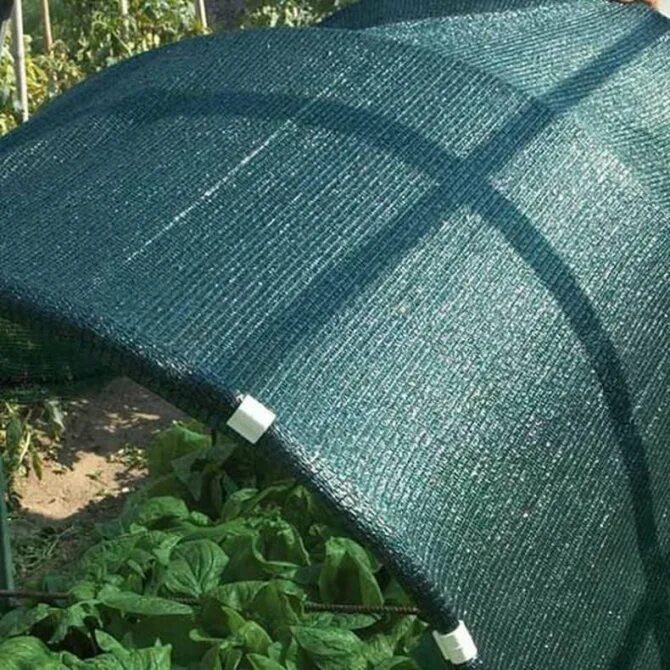 пергола с маркизой. тенты парус теневой парус. материал защита от солнца. материал защита от солнца. тент парус из затеняющей сетки.