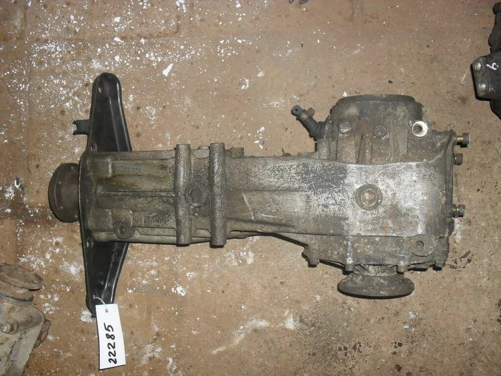 Редуктор ауди 80 б3 кватро. Задний редуктор ауди 100 с4 кватро. Редуктор ауди 100. Редуктор заднего моста ауди 80 кватро. Редуктор задний ауди 100 с4.