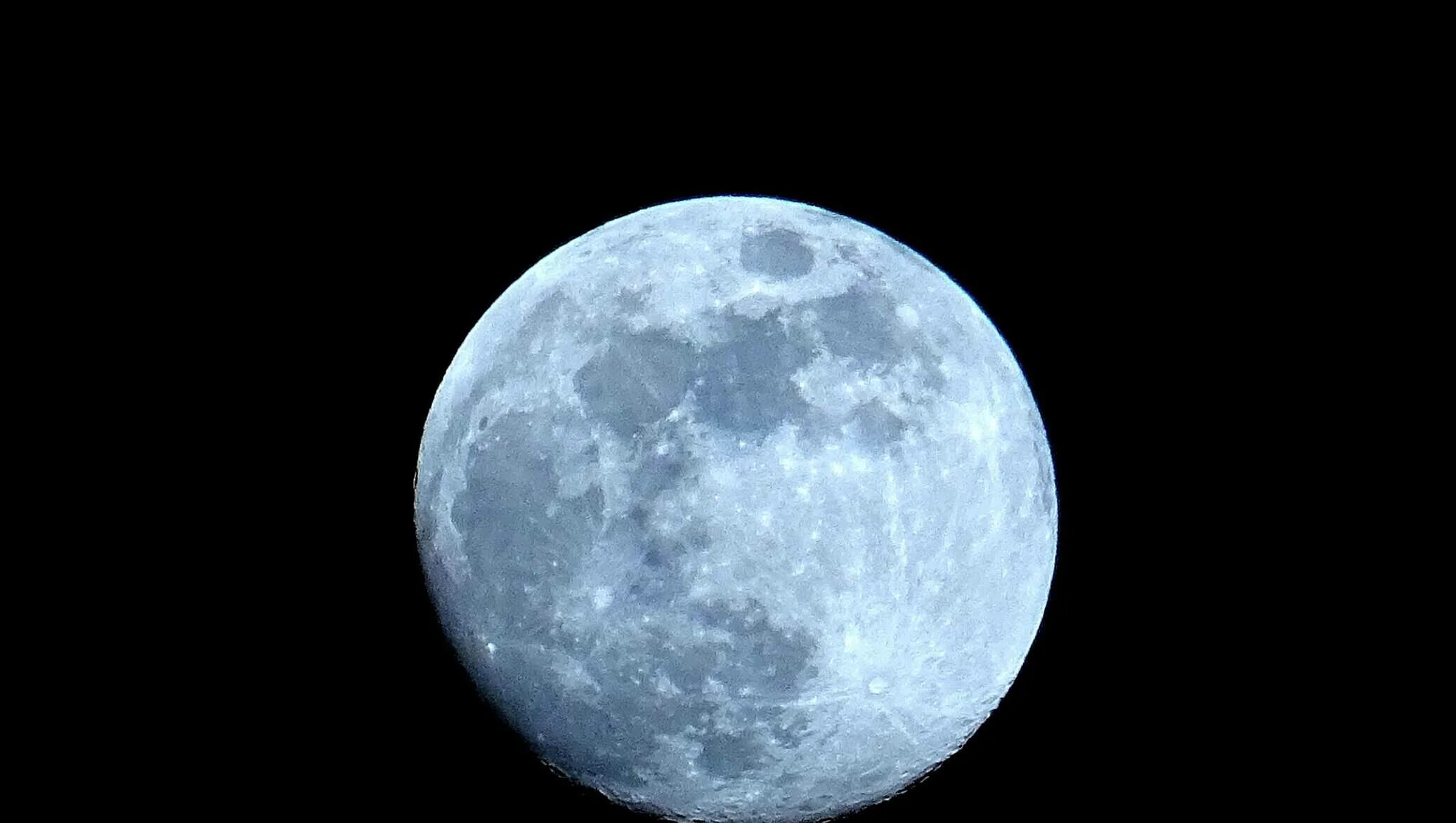 Moon pleasure. Четыре Луны 2014. Луна для превью. Японский Спутник на Луне. Big Luna.