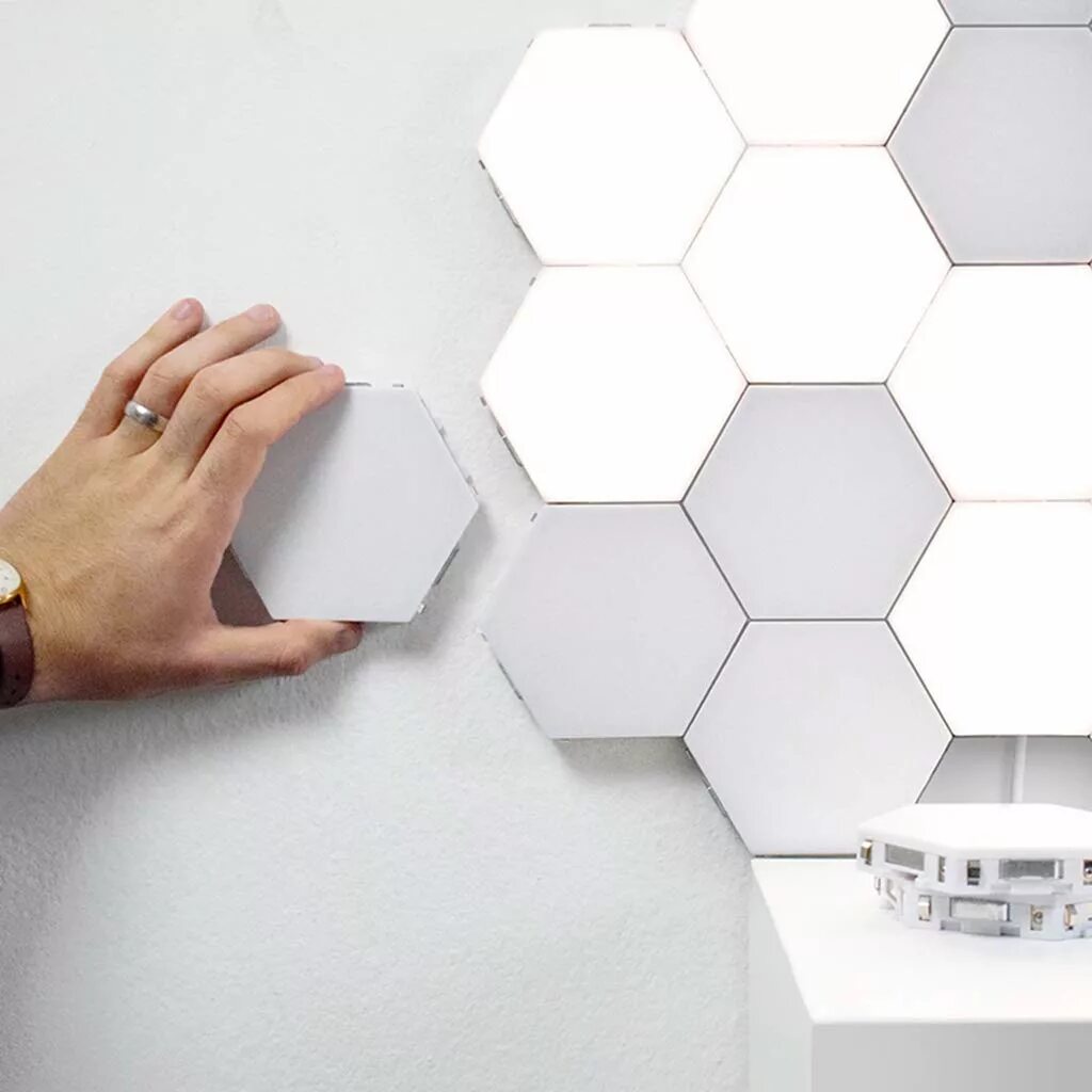 Квантовая лампа светодиодные шестиугольные. Настольная лампа grok tubs 144. Модульный настенный светильник hexagon. Модульный настенный светильник hexagon. Светильник hexagon led.