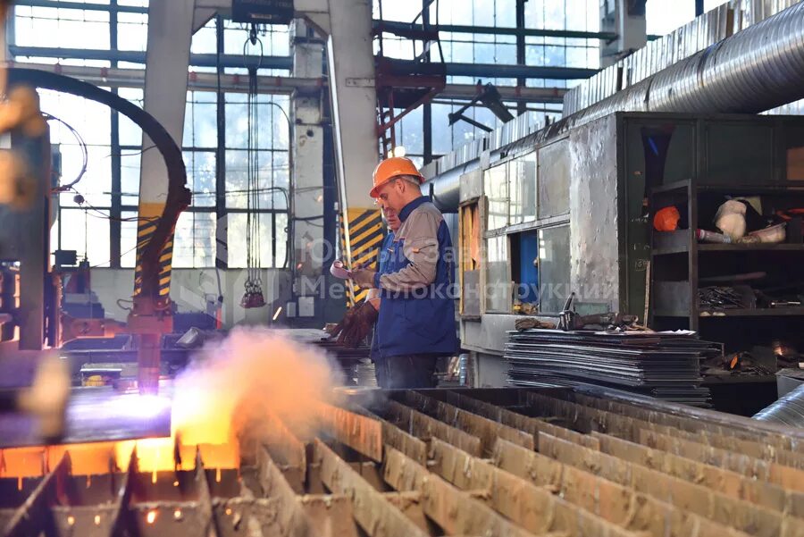 Завод узмк невьянск. Подготовка обеспечения окс. Южный завод металлоконструкций. Завод в орске юумз. Директор механического завода серов.