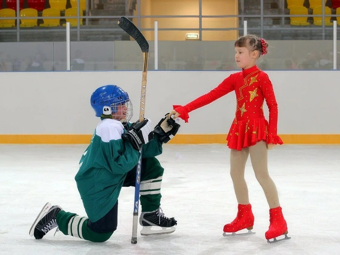 фигуристы хоккеисты. фигуристки в хоккее. фигуристы хоккеисты. фигурное катание и хоккей. катание на коньках.