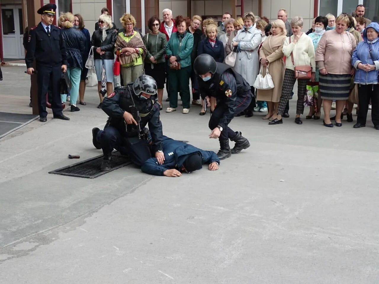 Нападение на образовательные учреждения. Теракт в Казани Ильназ Галявиев. Казанский стрелок Галявиев. Казань стрельба в школе Ильназ Галявиев. Казанский стрелок Ильназ.