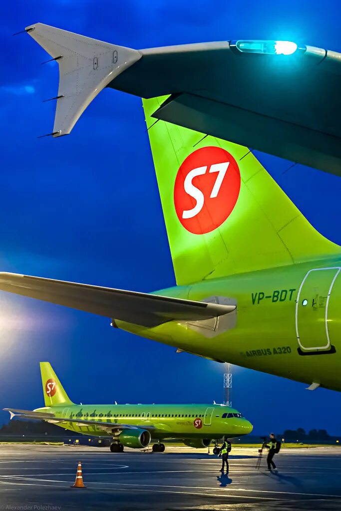 Авиакомпания сибирь s7 airlines. Авиакомпания s7 самолеты Авиапарк. Аирлинес s7. Сибирские авиалинии s7. Самолет Джей Севен.