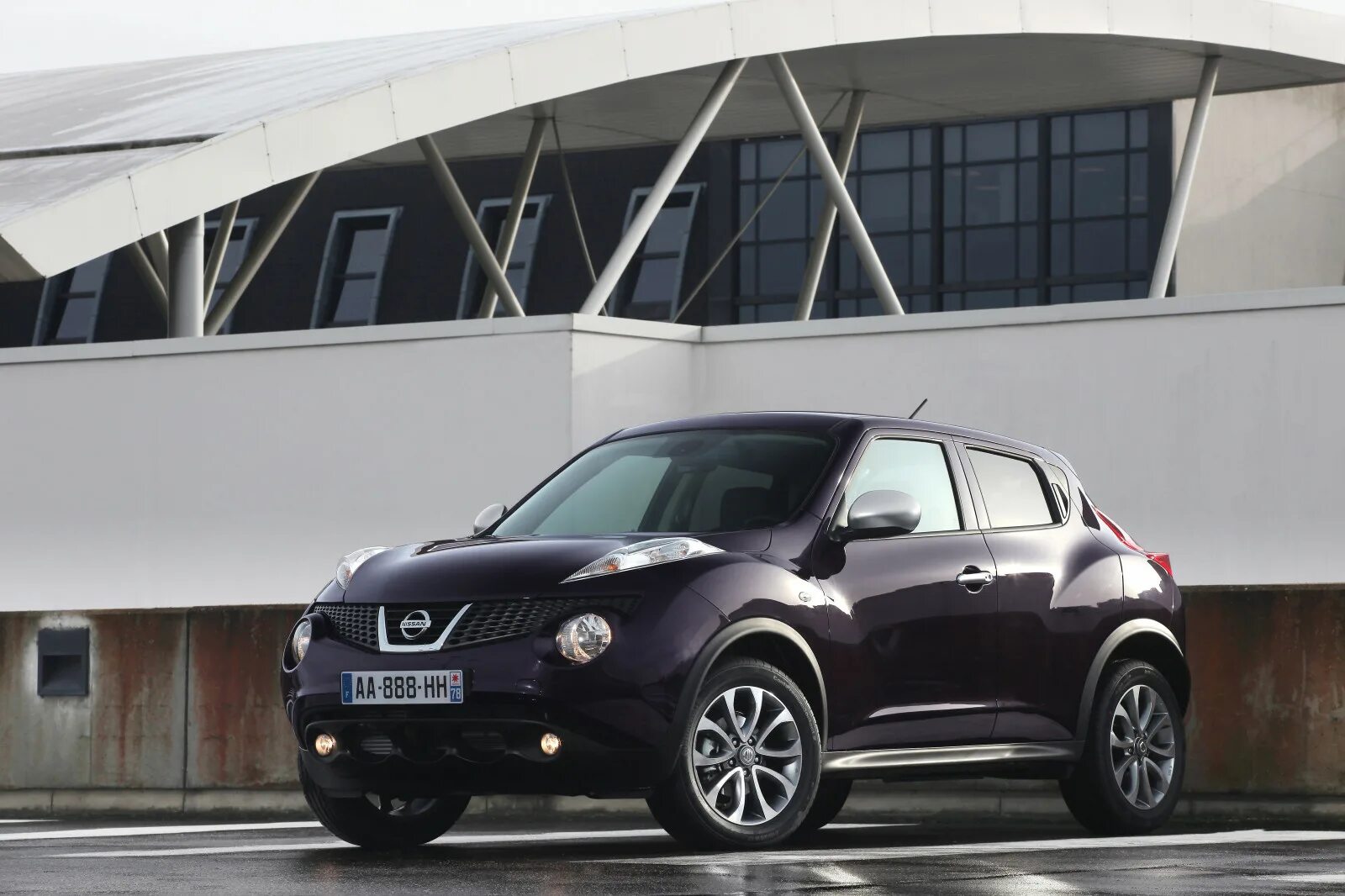 Марки автомобиля nissan. Nissan Juke 2012. Nissan Juke 1. Ниссан Жук Широ 2012. Nissan Juke Nismo.