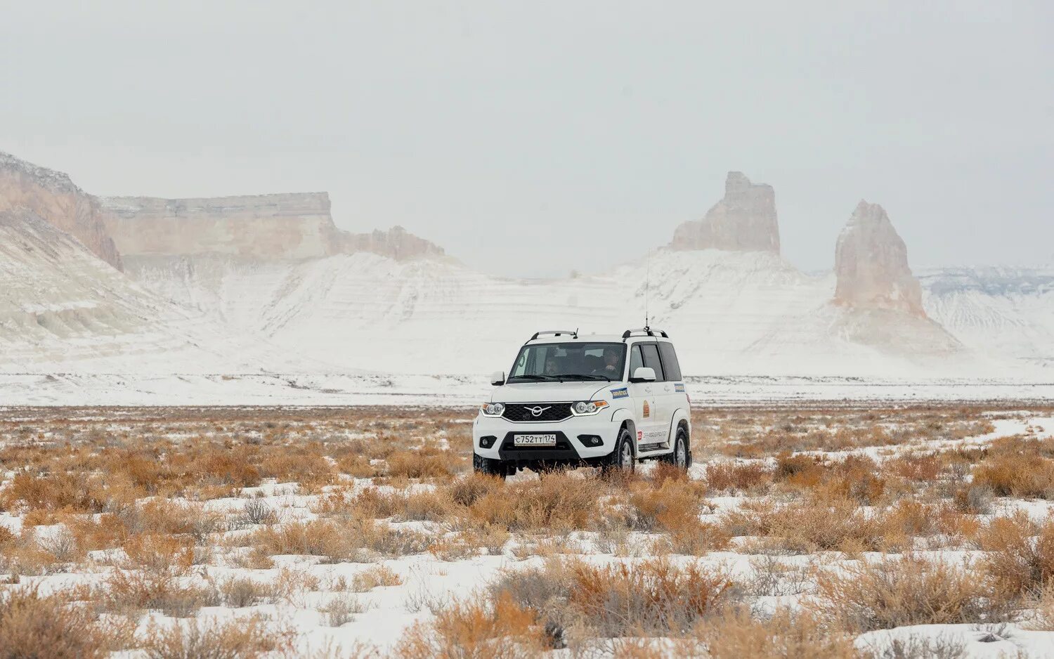 Ford expedition off road. Toyota land cruiser 80 экспедиция. Toyota hilux off road. Ford explorer offroad. Off road expedition.