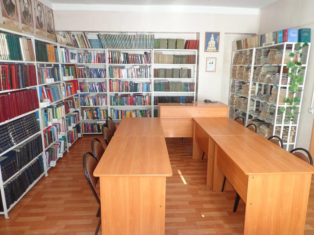 Библиотека планетарий 1 санкт-петербург. Детская городская библиотека №3 ливны. Library 1. Огромная старинная библиотека. Library 1.
