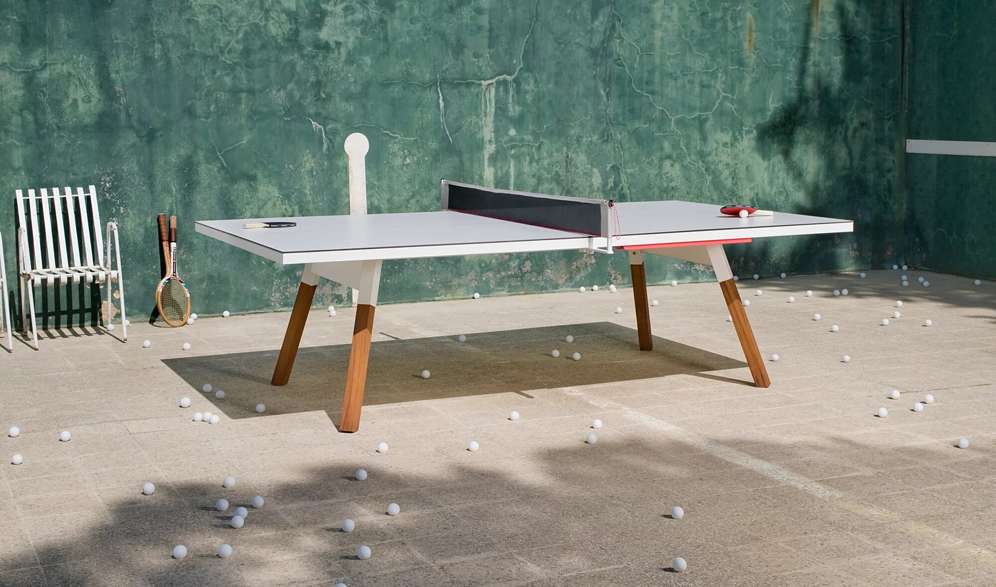 Стол для пинпонга. Бетонный стол для настольного тенниса. Необычный стол для тенниса настольного. Стол для настольного тенниса на даче. Стол для пинг понга дизайнерский.