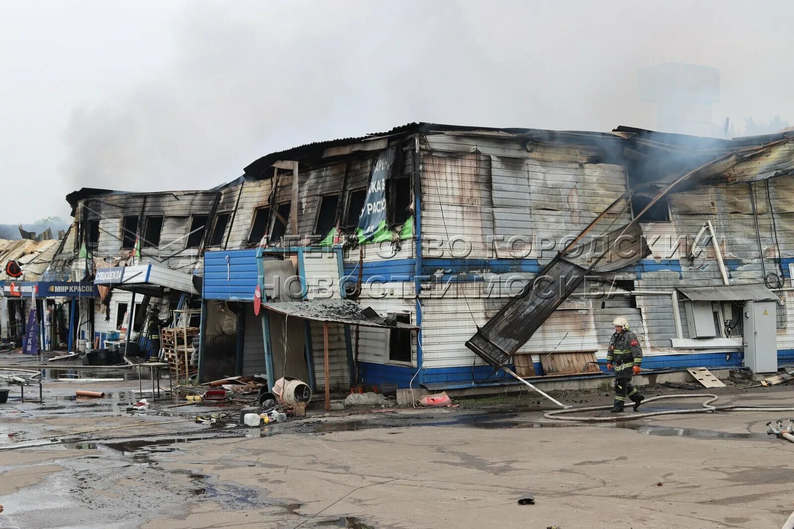 Строительный рынок одинцово. Сгорел рынок в Одинцово. На рынке. Пожар в Одинцово на рынке стройматериалов. Пожар на рынке АКОС В Одинцово.