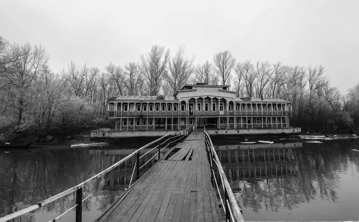 дебаркадер карелия нелидова. выход под дебаркадером. рыбинский речной вокзал. дебаркадер благовещенск. выход под дебаркадером.