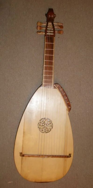 Pin by Mikka Janis on Bandura Hurdy gurdy, Bird house, Decor
