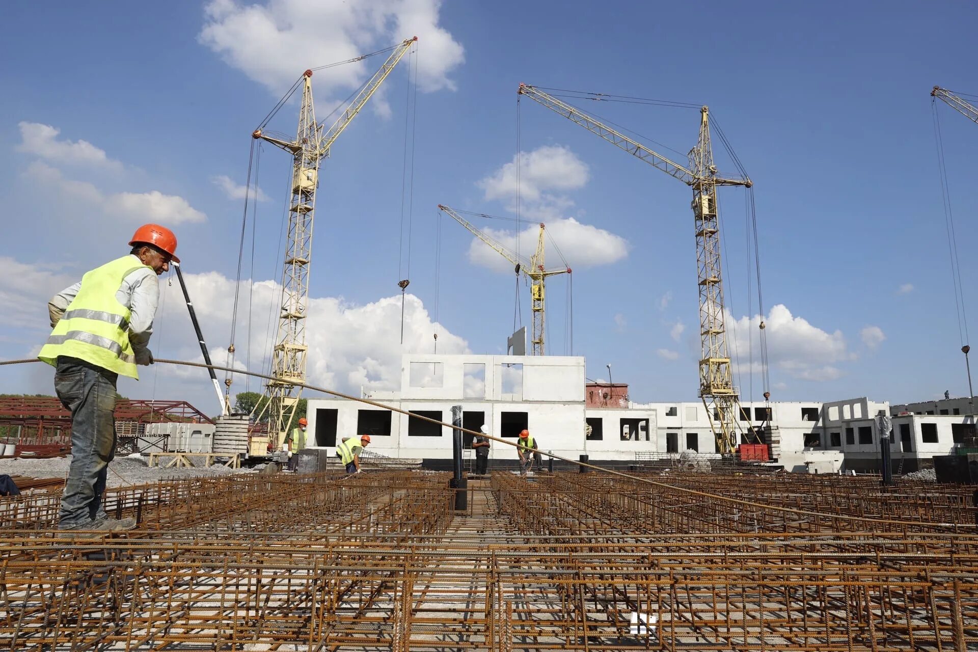 Сибур запсибнефтехим. С днем строителя открытка. Строительный объект. Стройка кемерово. Тобольск полимер сибур.